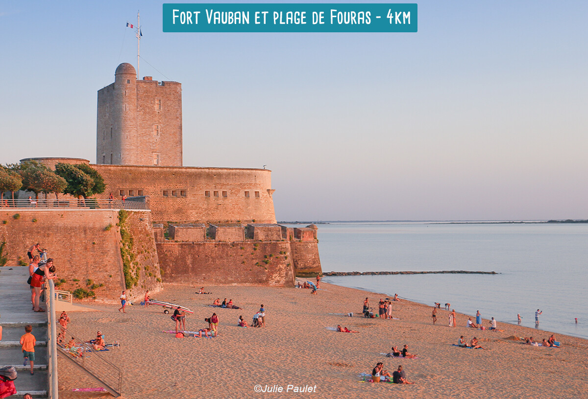 slider-alentours_charmilles-plage_vauban-85427145_1.jpg