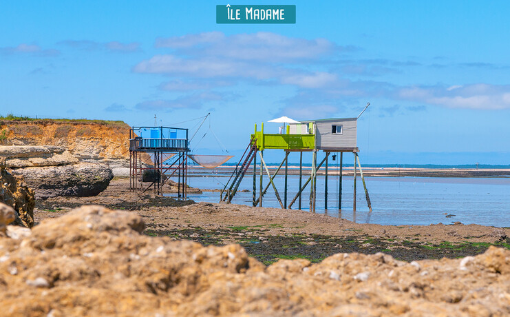 slider-alentours_charmilles_ile_madame-85427138_1.jpg